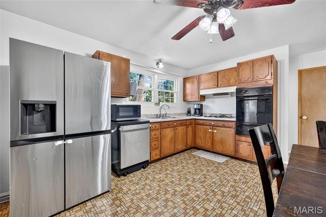 2145 Crane Drive, Florissant, MO 63031