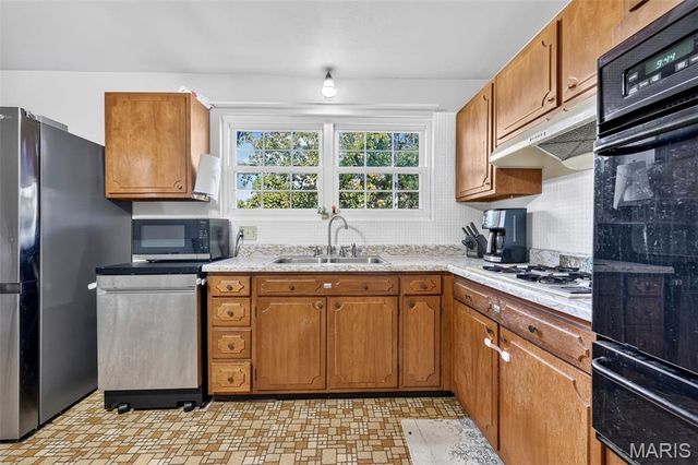 2145 Crane Drive, Florissant, MO 63031