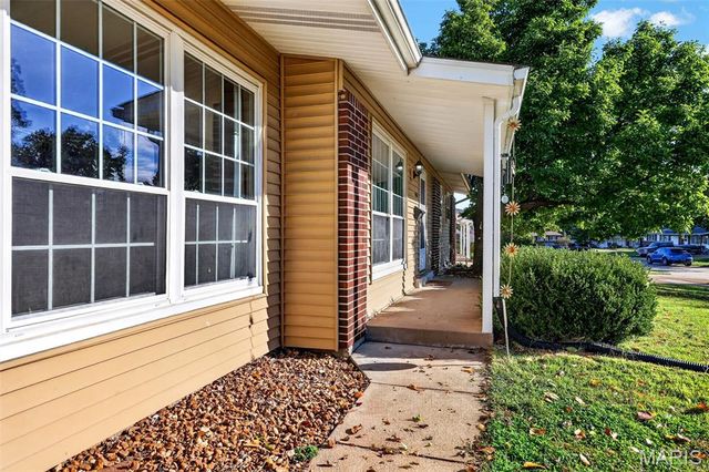 2145 Crane Drive, Florissant, MO 63031