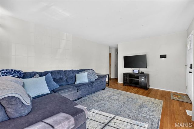 2145 Crane Drive, Florissant, MO 63031