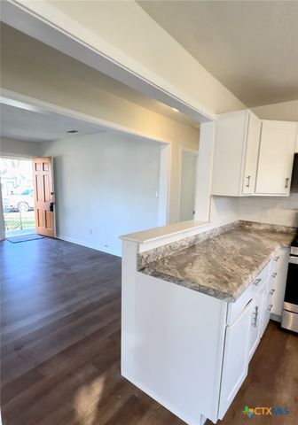 1002 N 12, Temple, TX 76504