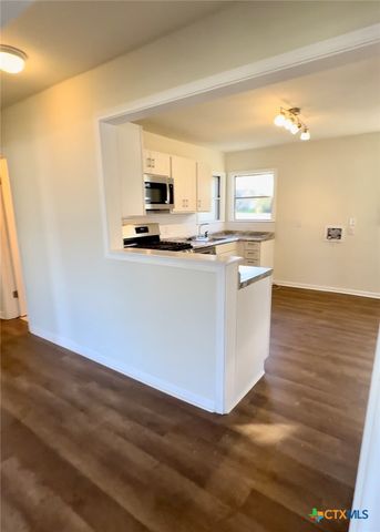 1002 N 12, Temple, TX 76504