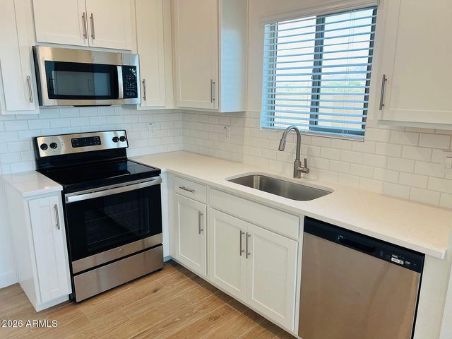 28021 N 28TH Avenue, Phoenix, AZ 85085