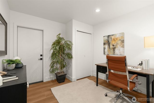 9211 12th Avenue NE, Seattle, WA 98115