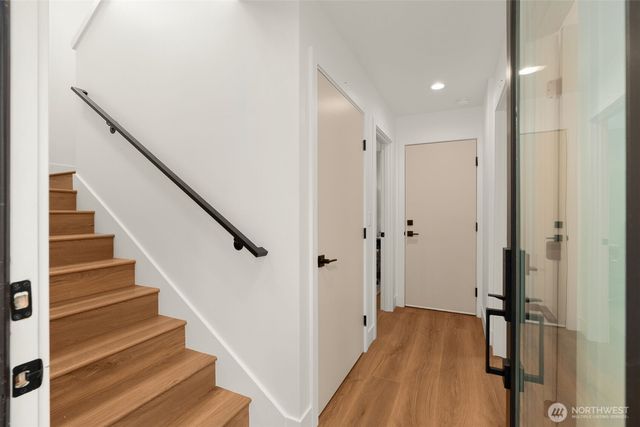 9211 12th Avenue NE, Seattle, WA 98115