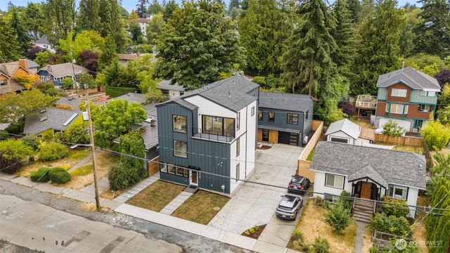9211 12th Avenue NE, Seattle, WA 98115