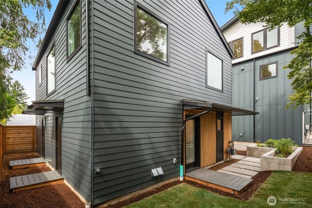 9211 12th Avenue NE, Seattle, WA 98115