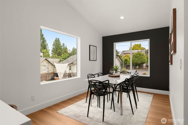 9211 12th Avenue NE, Seattle, WA 98115