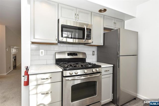 3707 Mark Twain Way, Mahwah, NJ 07430