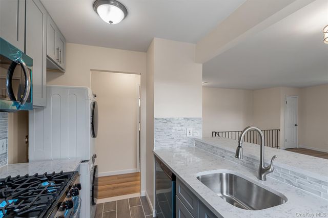 276 Temple Hill Road 1602, New Windsor, NY 12553
