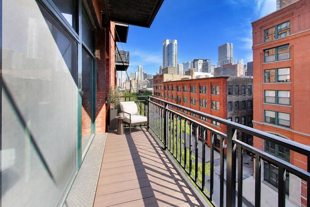 400 W ONTARIO Street 502, Chicago, IL 60654