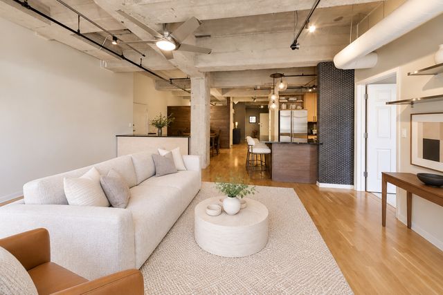 400 W ONTARIO Street 502, Chicago, IL 60654
