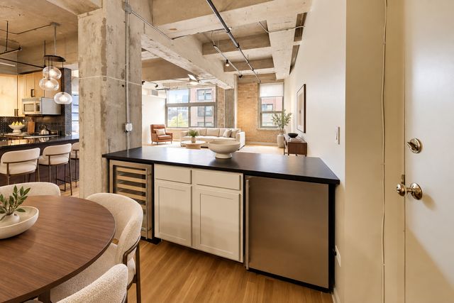 400 W ONTARIO Street 502, Chicago, IL 60654