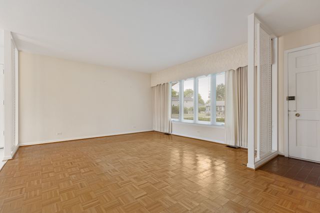 1108 Lancaster Avenue, Elk Grove Village, IL 60007