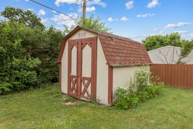 1108 Lancaster Avenue, Elk Grove Village, IL 60007