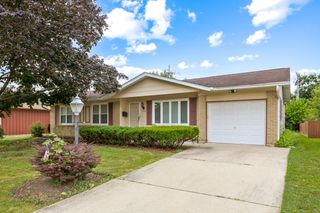 1108 Lancaster Avenue, Elk Grove Village, IL 60007