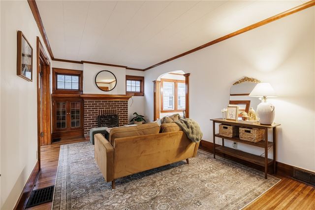 44 Florida Avenue, Greece, NY 14616