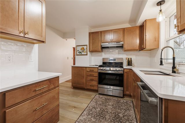 44 Florida Avenue, Greece, NY 14616