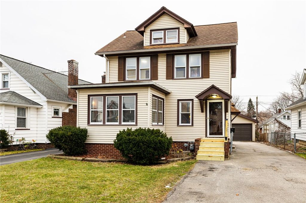 44 Florida Avenue, Greece, NY 14616