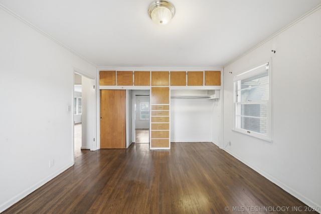 4905 S Columbia Avenue, Tulsa, OK 74105