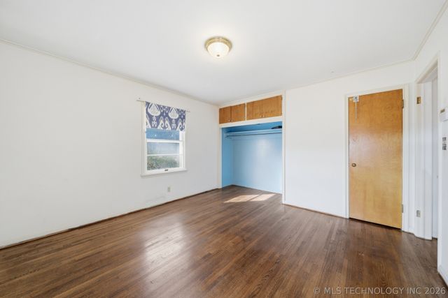 4905 S Columbia Avenue, Tulsa, OK 74105