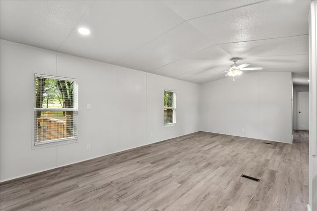 367 Box Road, Gun Barrel City, TX 75156