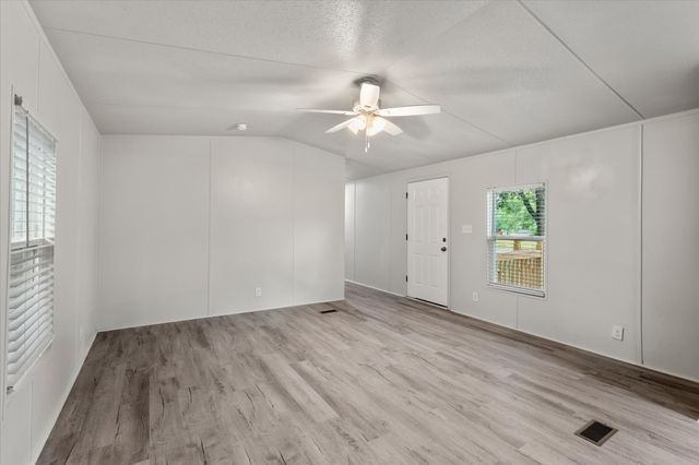 367 Box Road, Gun Barrel City, TX 75156