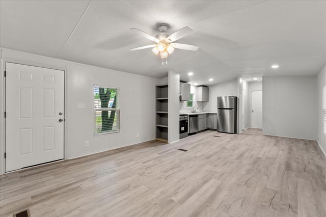 367 Box Road, Gun Barrel City, TX 75156