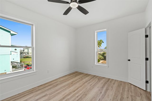 1431 Bamboo Drive, Tiki Island, TX 77554