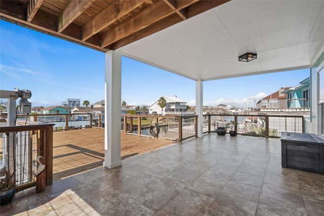 1431 Bamboo Drive, Tiki Island, TX 77554