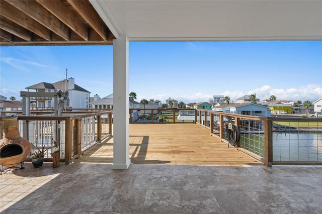 1431 Bamboo Drive, Tiki Island, TX 77554