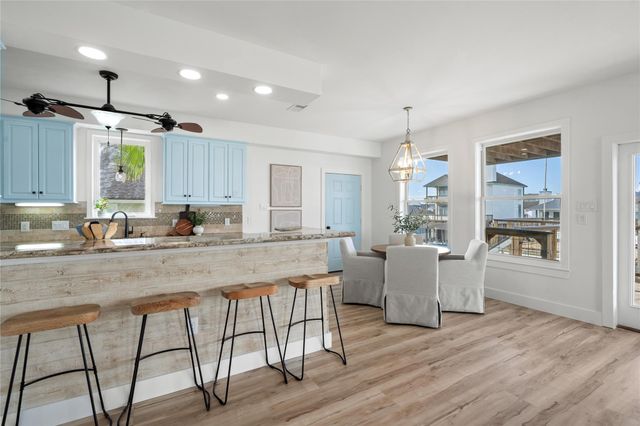 1431 Bamboo Drive, Tiki Island, TX 77554