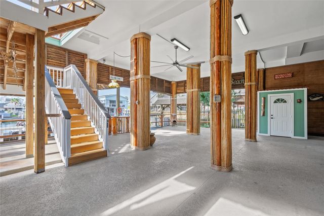 1431 Bamboo Drive, Tiki Island, TX 77554