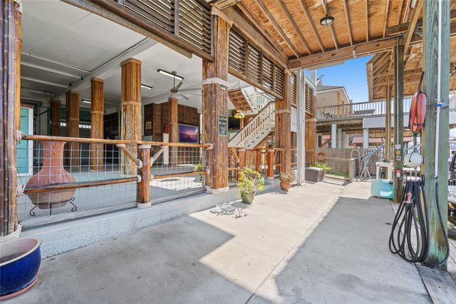 1431 Bamboo Drive, Tiki Island, TX 77554