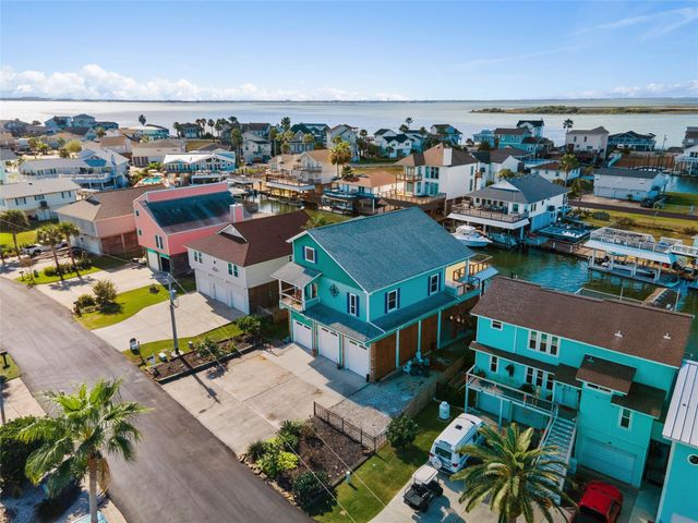 1431 Bamboo Drive, Tiki Island, TX 77554