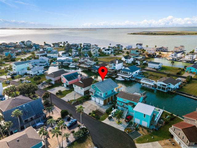 1431 Bamboo Drive, Tiki Island, TX 77554