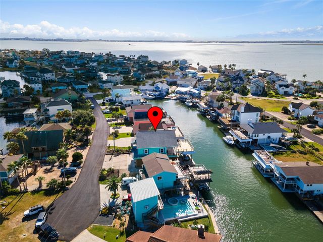 1431 Bamboo Drive, Tiki Island, TX 77554