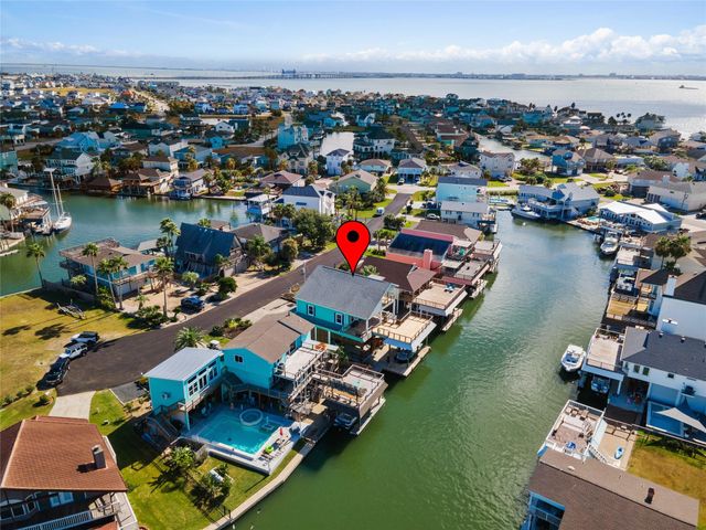 1431 Bamboo Drive, Tiki Island, TX 77554