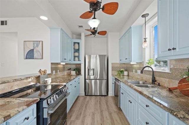 1431 Bamboo Drive, Tiki Island, TX 77554