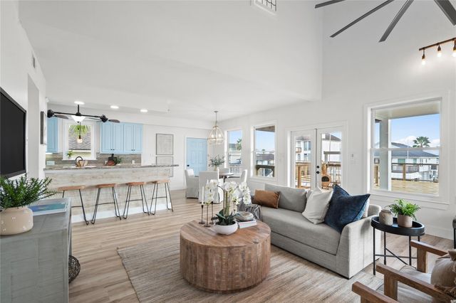 1431 Bamboo Drive, Tiki Island, TX 77554