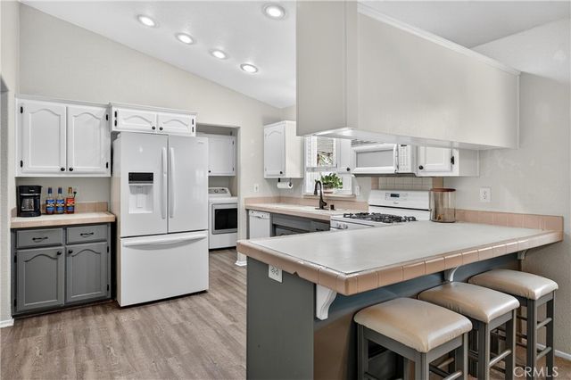 123 Madrid, Tustin, CA 92780