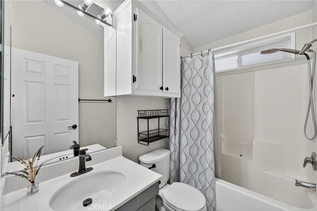123 Madrid, Tustin, CA 92780
