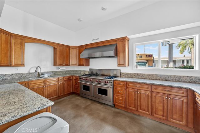 123 Madrid, Tustin, CA 92780