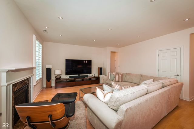 11888 Logan Hunter Trail, Noblesville, IN 46060