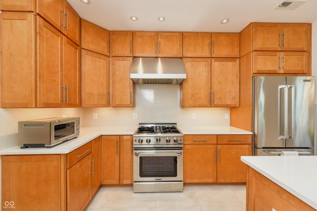 11888 Logan Hunter Trail, Noblesville, IN 46060