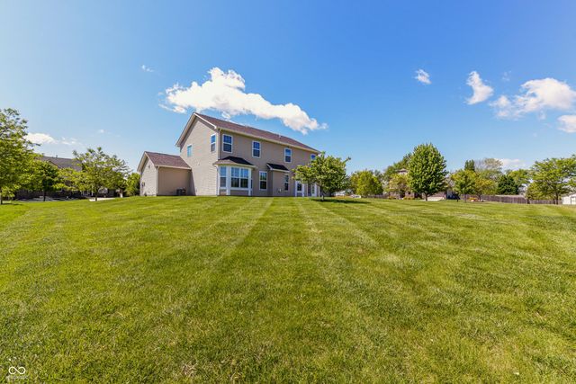 11888 Logan Hunter Trail, Noblesville, IN 46060