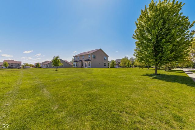 11888 Logan Hunter Trail, Noblesville, IN 46060