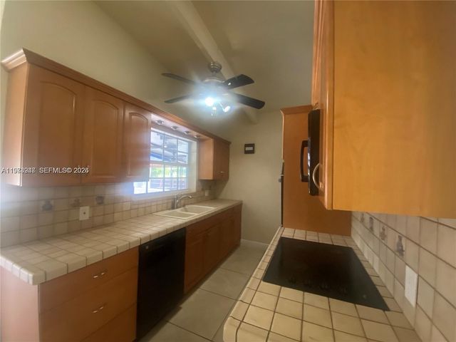 700 Curtiss Pkwy 0, Miami Springs, FL 33166