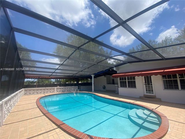 700 Curtiss Pkwy 0, Miami Springs, FL 33166