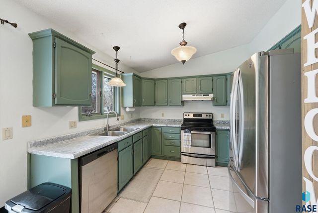 3916 S Sertoma Ave Avenue, Sioux Falls, SD 57106